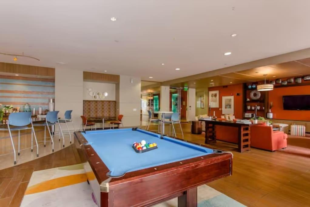 Chic 1Br Near Nrg With Pool Wifi Freeparking Apartment Houston Bagian luar foto