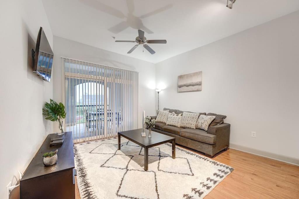 Chic 1Br Near Nrg With Pool Wifi Freeparking Apartment Houston Bagian luar foto