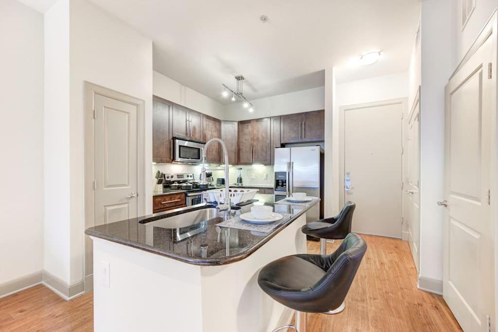 Chic 1Br Near Nrg With Pool Wifi Freeparking Apartment Houston Bagian luar foto