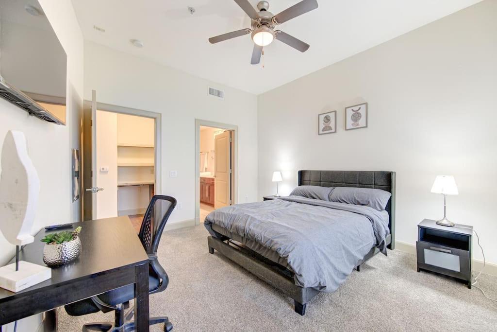Chic 1Br Near Nrg With Pool Wifi Freeparking Apartment Houston Bagian luar foto