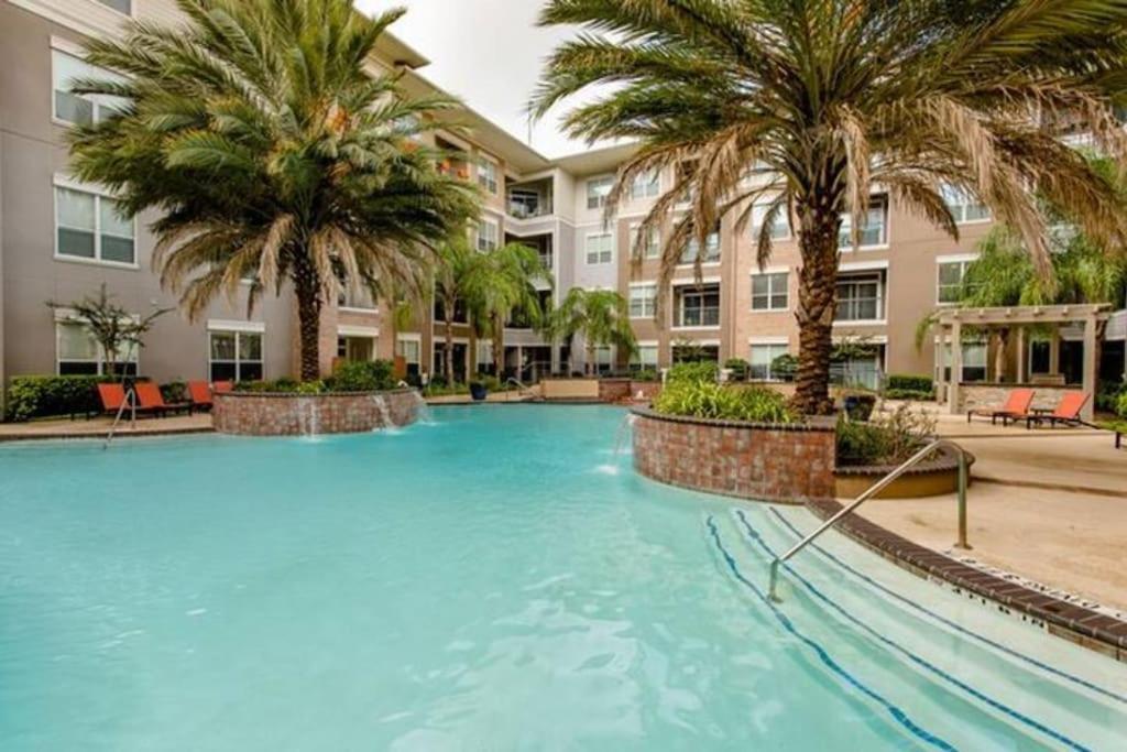 Chic 1Br Near Nrg With Pool Wifi Freeparking Apartment Houston Bagian luar foto